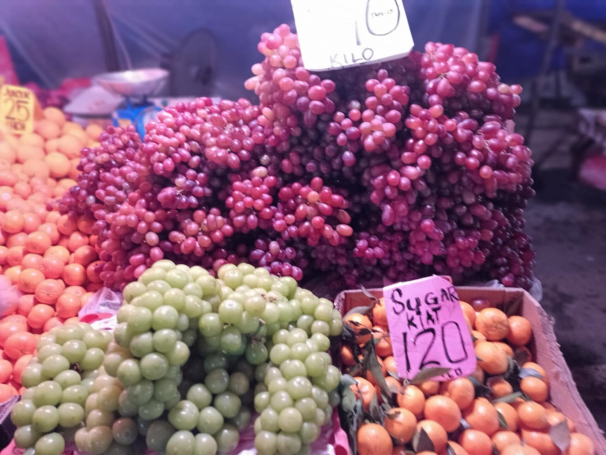 locatie markt met tropische vruchten