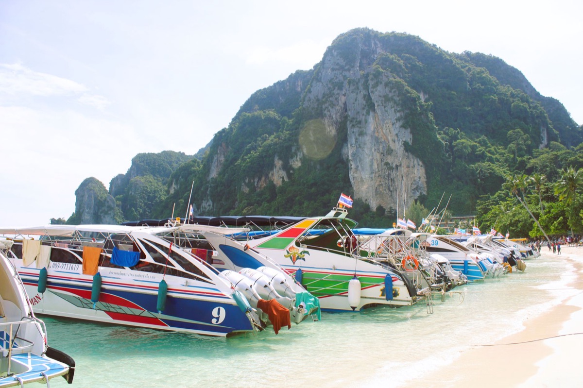 barco de velocidade na ilha de phuket