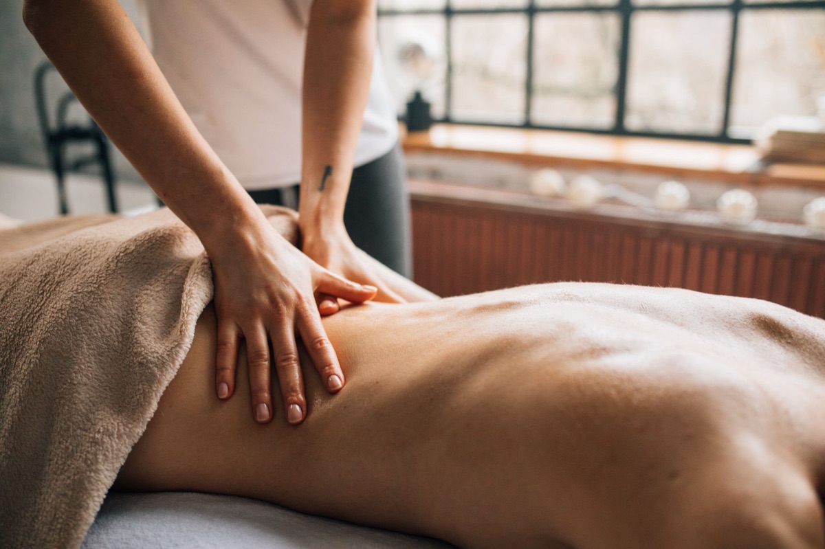 massage therapist back