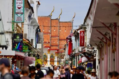 Grab vs. Tuk-Tuk: So meistern Sie die Fahrt in Phuket sicher