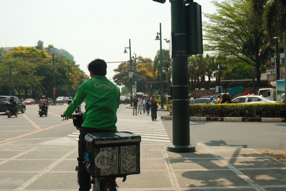 Grab scooter in Phuket
