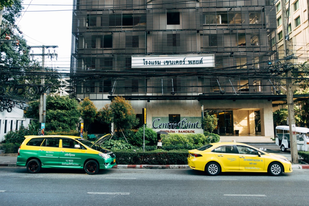 Phuket taxi stand met verschillende taxi types