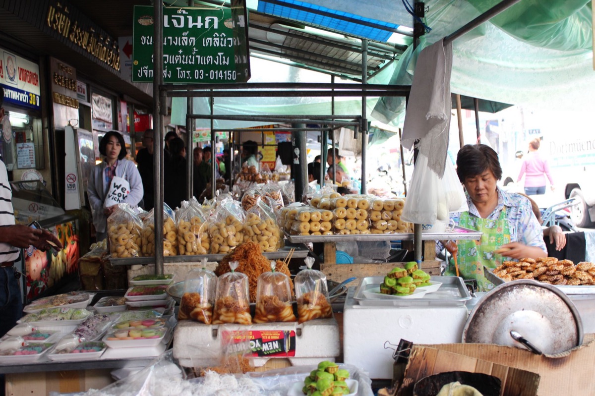 Vendedores de comida callejera en Phuket
