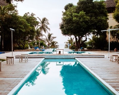Villa privada vs. hotel con mar: ¿Qué buscas en tus vacaciones?