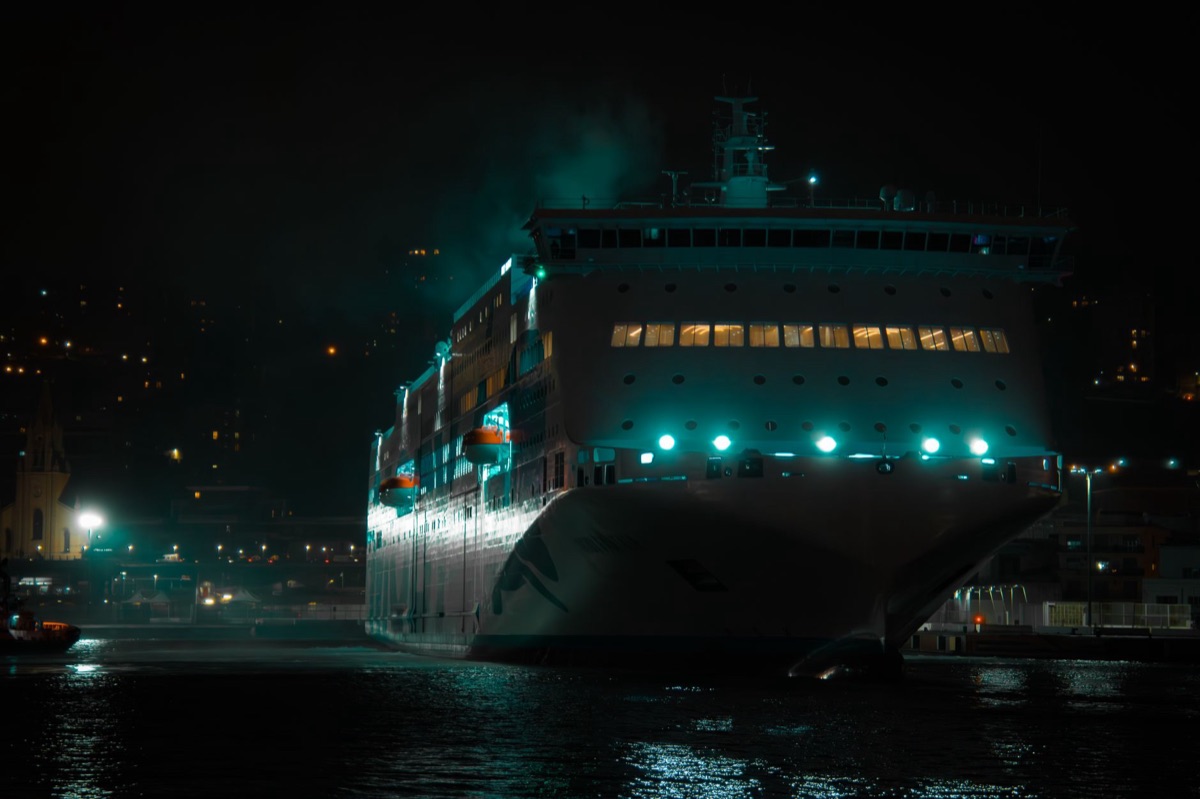 Großschiff am Phuket-Hafen