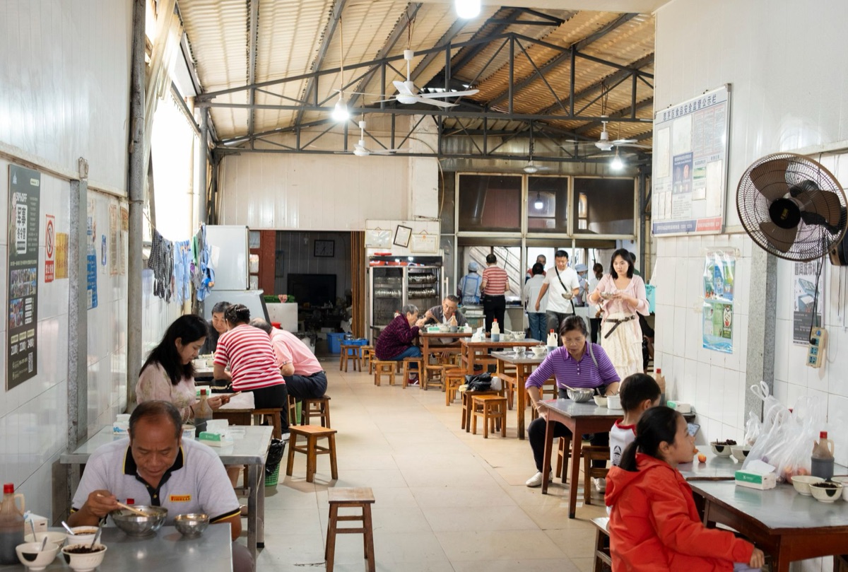 Traditional simpoan restaurant with locals dining