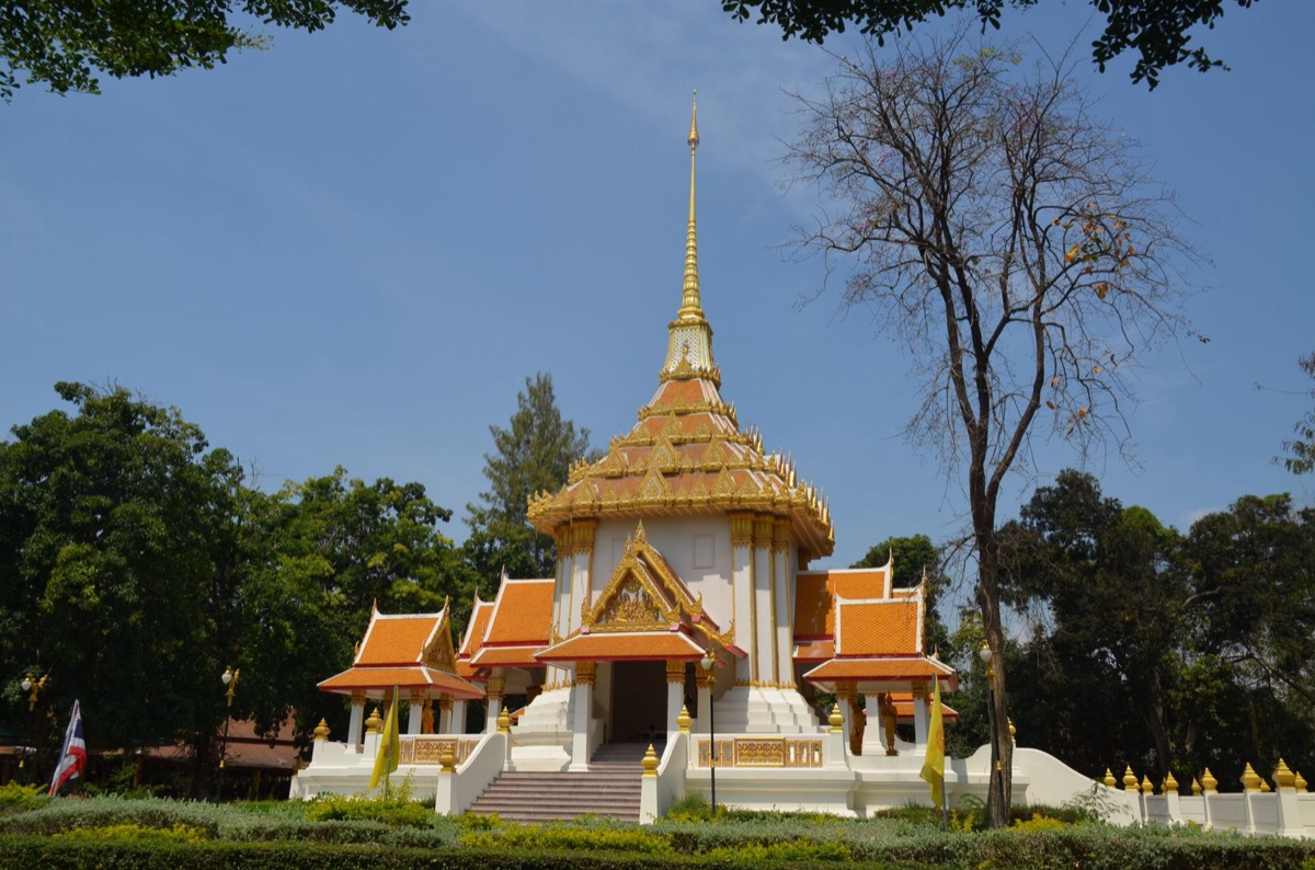 Templo tailandês no Complexo Siam Niramit