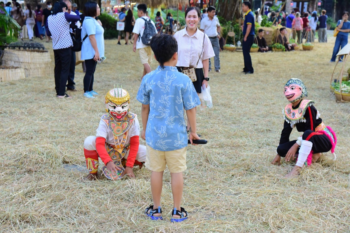 thailand dance performance
