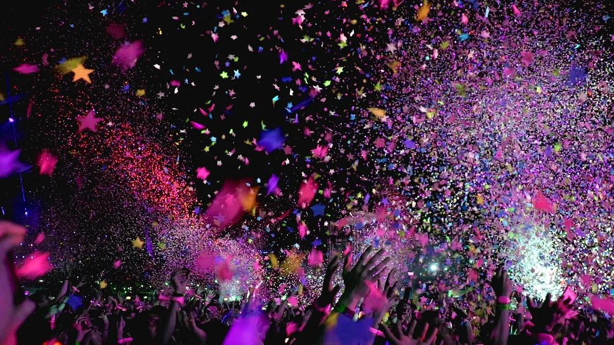 콘서트, 콰르텟, 파티, 이벤트, 클럽, 즐거움, 엔터테인먼트, 공연, 사람, 축제, 기쁨, 젊은이, 밤, 디스코, 축제, 밤문화, 파티, 관객